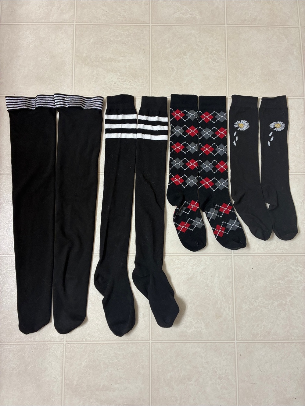 🌷3 for $25🌷Unbranded, US OS, 4 Pairs Of Over The Knee & Knee High Socks
